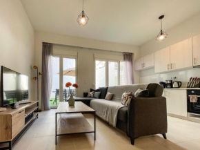 Modern and Spacious Studio with garden in Athens